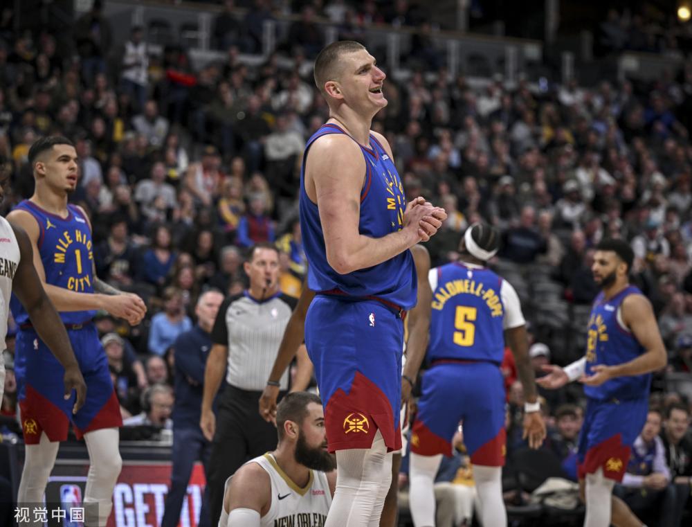 作为美国男 作为美国男