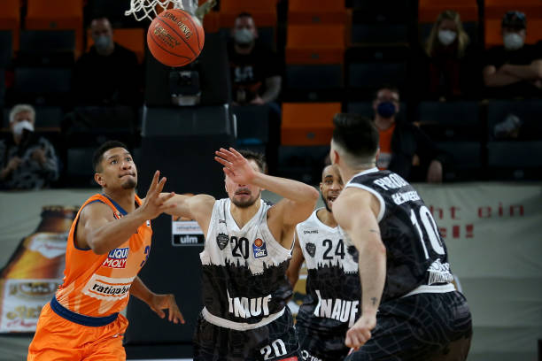 节奏并承担 节奏并承担